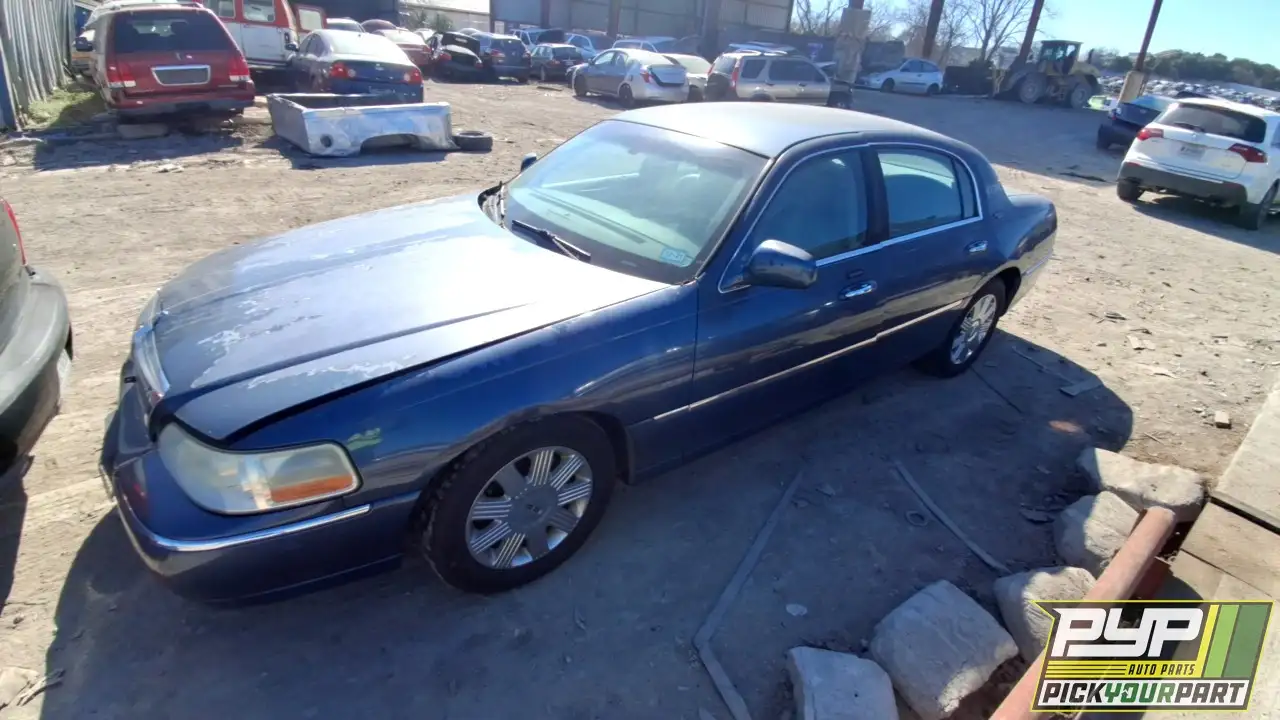 Photo of 2005 Lincoln Town Car