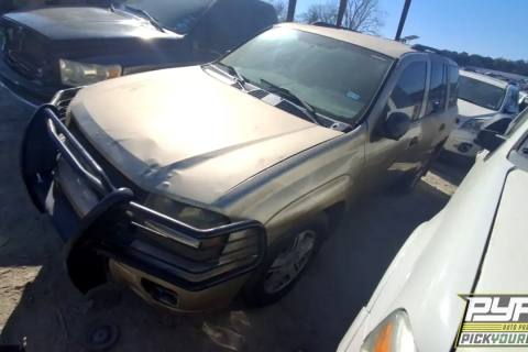 Photo of 2004 Chevrolet Trailblazer