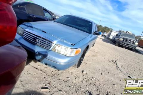 Photo of 2002 Ford Crown Victoria
