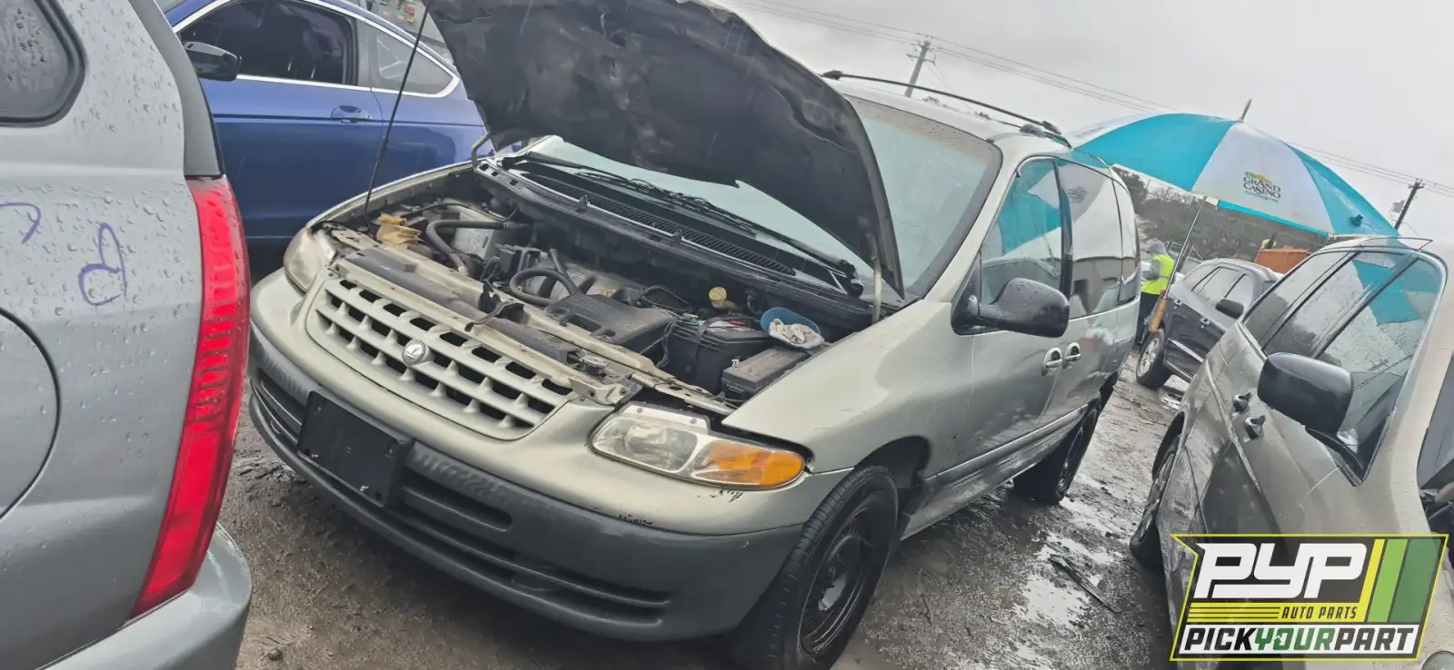 Photo of 1999 Plymouth Voyager