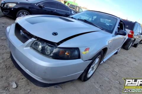 Photo of 2000 Ford Mustang