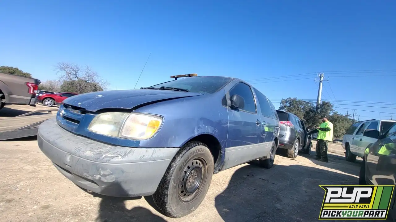 Photo of 2003 Toyota Sienna