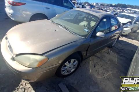 Photo of 2004 Ford Taurus