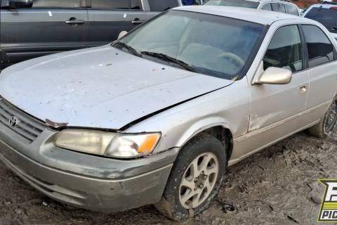 Photo of 1999 Toyota Camry