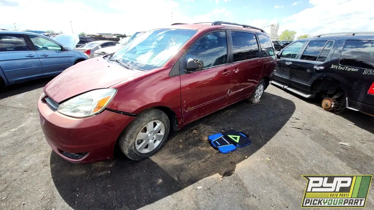 Photo of 2004 Toyota Sienna