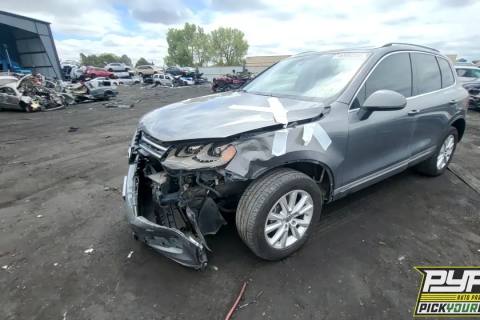 Photo of 2013 Volkswagen Touareg