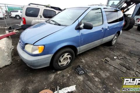 Photo of 2002 Toyota Sienna
