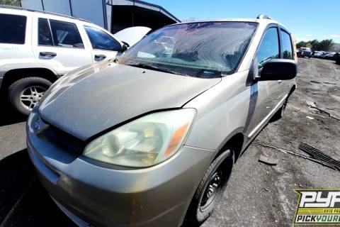 Photo of 2004 Toyota Sienna