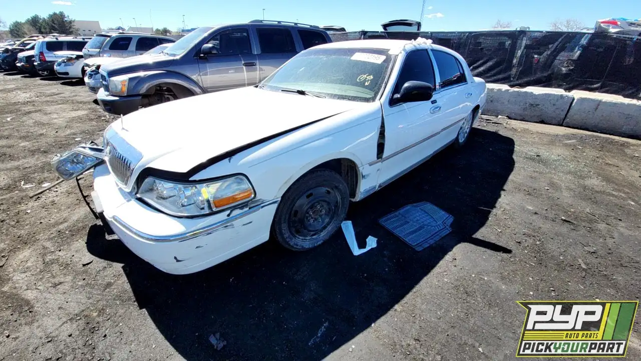 Photo of 2004 Lincoln Town Car