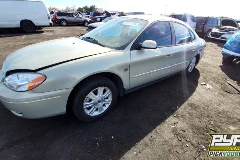 Photo of 2004 Ford Taurus