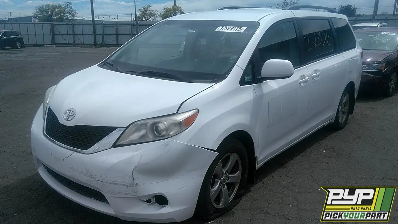 Photo of 2014 Toyota Sienna