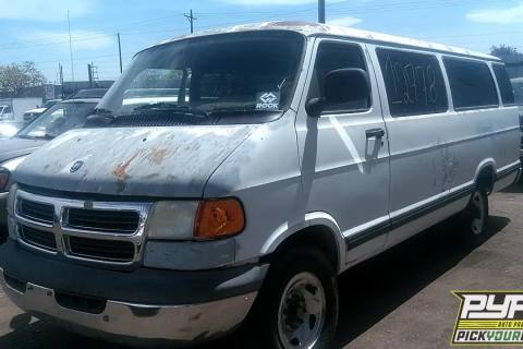 Photo of 2001 Dodge Ram 3500 Van