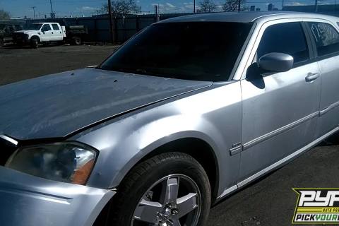 Photo of 2005 Dodge Magnum