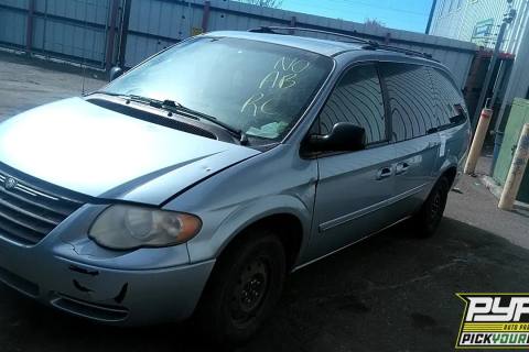 Photo of 2006 Chrysler Town & Country