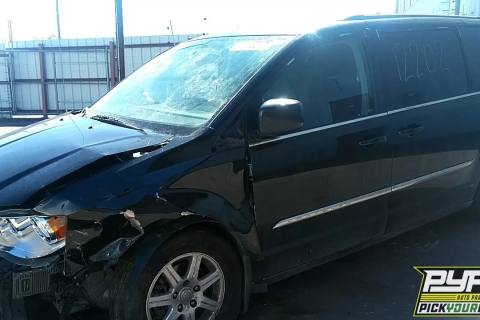 Photo of 2012 Chrysler Town & Country