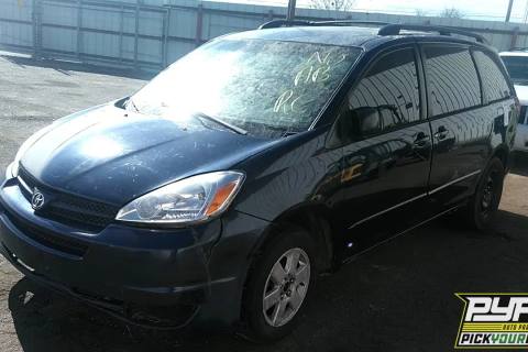 Photo of 2004 Toyota Sienna