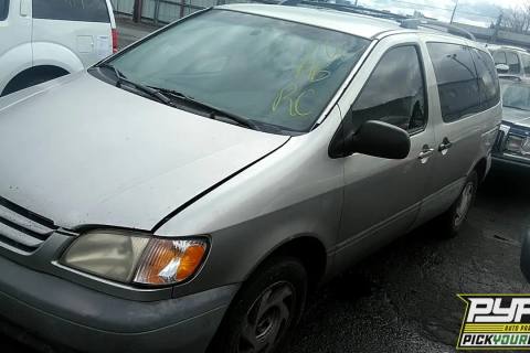 Photo of 2001 Toyota Sienna