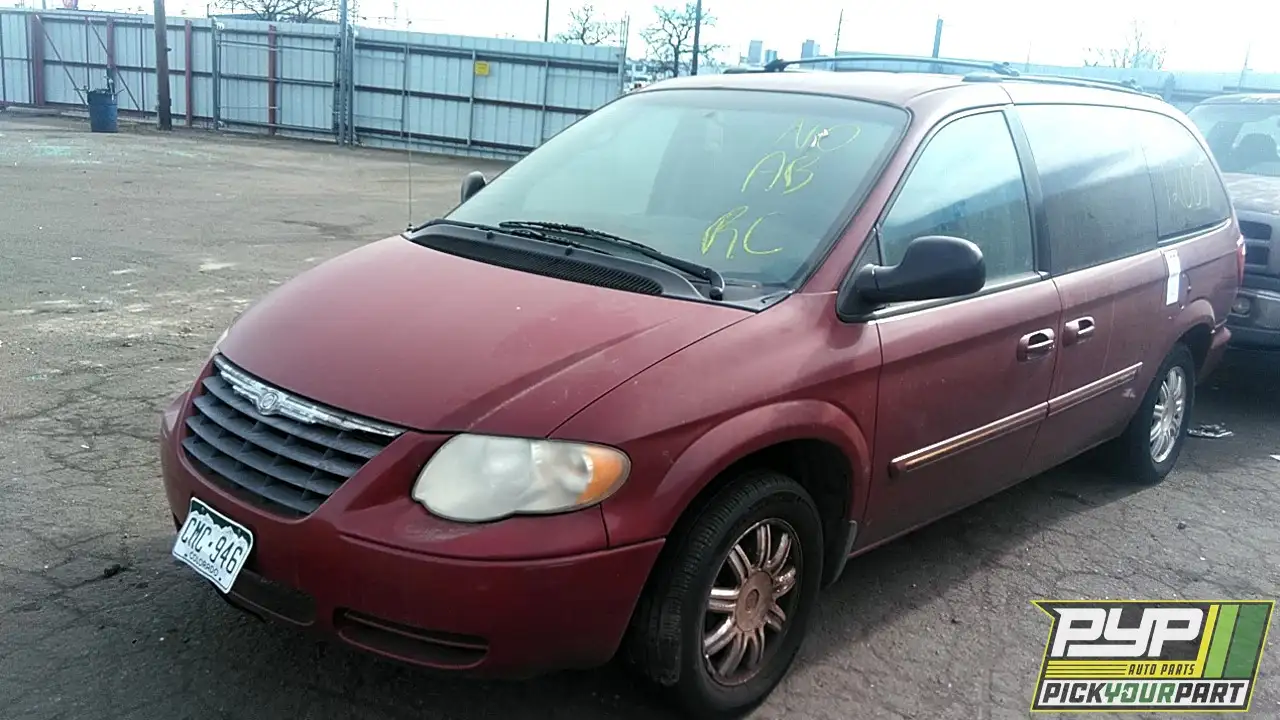 Photo of 2005 Chrysler Town & Country