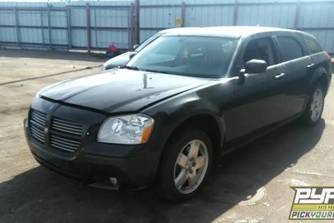 Photo of 2005 Dodge Magnum