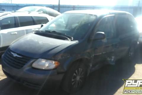 Photo of 2006 Chrysler Town & Country