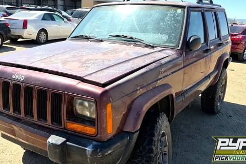 Photo of 2000 Jeep Cherokee