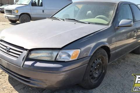 Photo of 1998 Toyota Camry