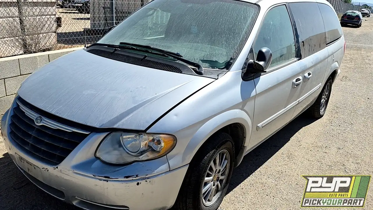 Photo of 2006 Chrysler Town & Country