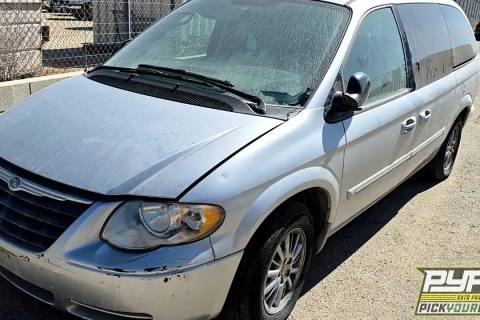 Photo of 2006 Chrysler Town & Country