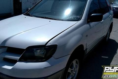 Photo of 2003 Mitsubishi Outlander