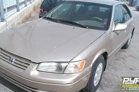 Photo of 1999 Toyota Camry