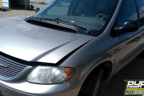 Photo of 2003 Chrysler Town & Country