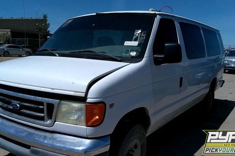 Photo of 2003 Ford E-350 Club Wagon