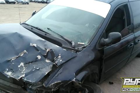 Photo of 2005 Chrysler Town & Country