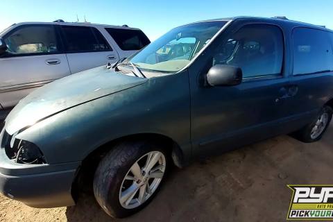 Photo of 2002 Nissan Quest