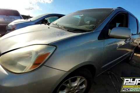 Photo of 2005 Toyota Sienna