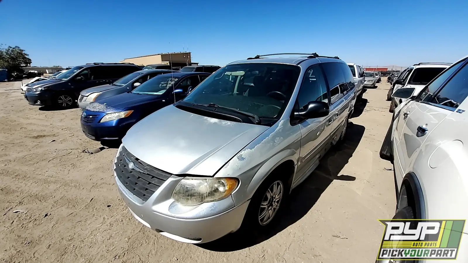 Photo of 2005 Chrysler Town & Country