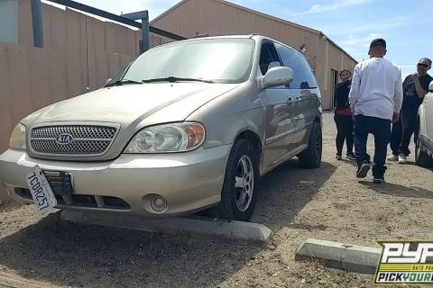 Photo of 2005 Kia Sedona
