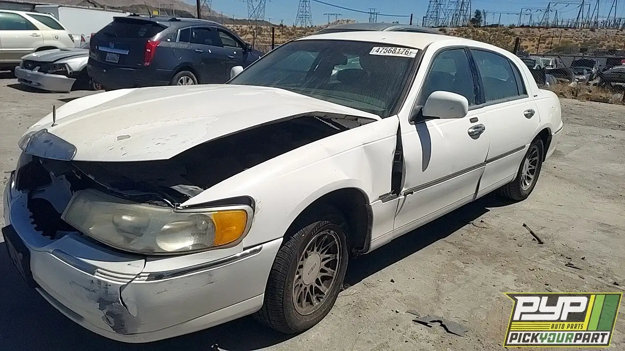 Photo of 2001 Lincoln Town Car