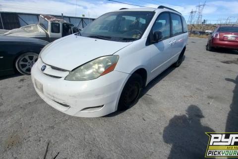 Photo of 2006 Toyota Sienna
