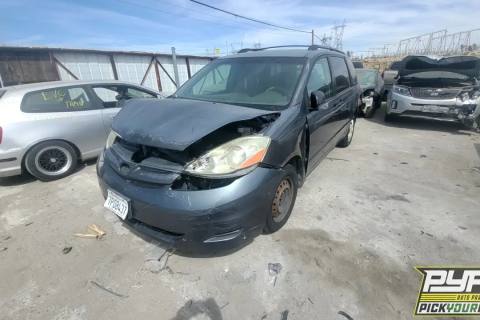 Photo of 2006 Toyota Sienna