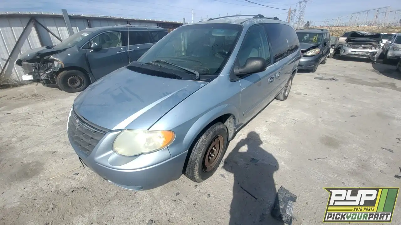 Photo of 2005 Chrysler Town & Country