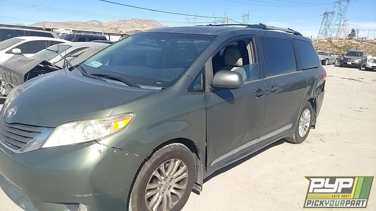Photo of 2013 Toyota Sienna
