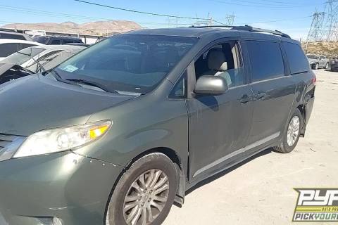 Photo of 2013 Toyota Sienna