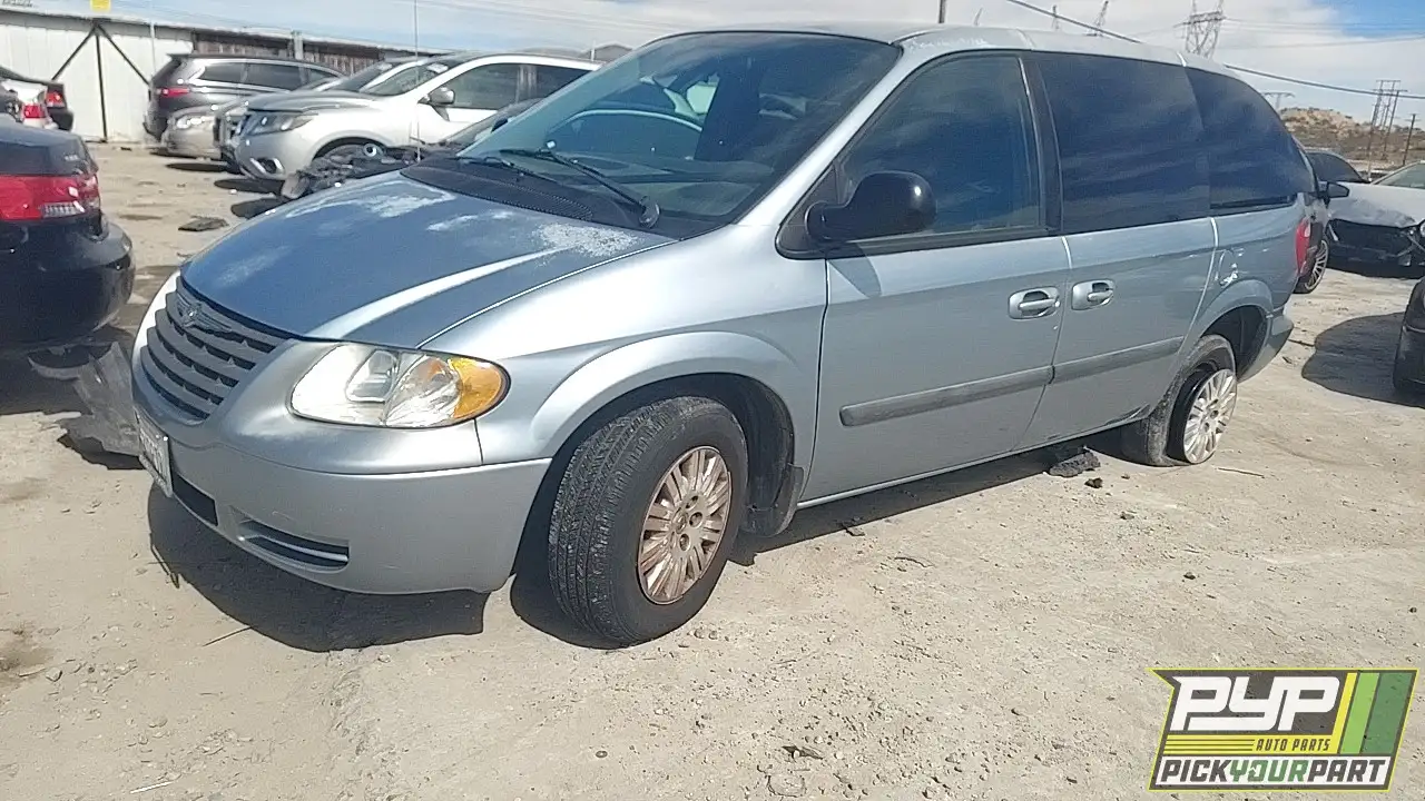 Photo of 2005 Chrysler Town & Country