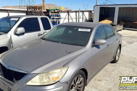 Photo of 2013 Hyundai Genesis