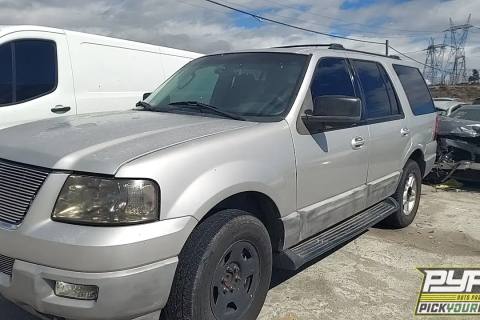 Photo of 2003 Ford Expedition