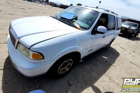 Photo of 2002 Lincoln Navigator