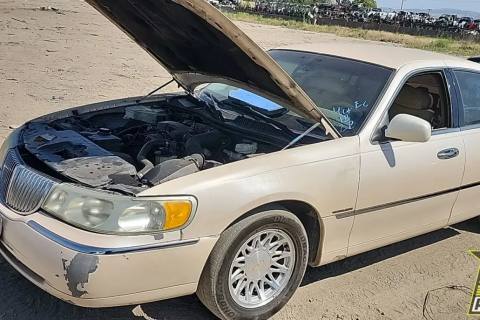 Photo of 1998 Lincoln Town Car
