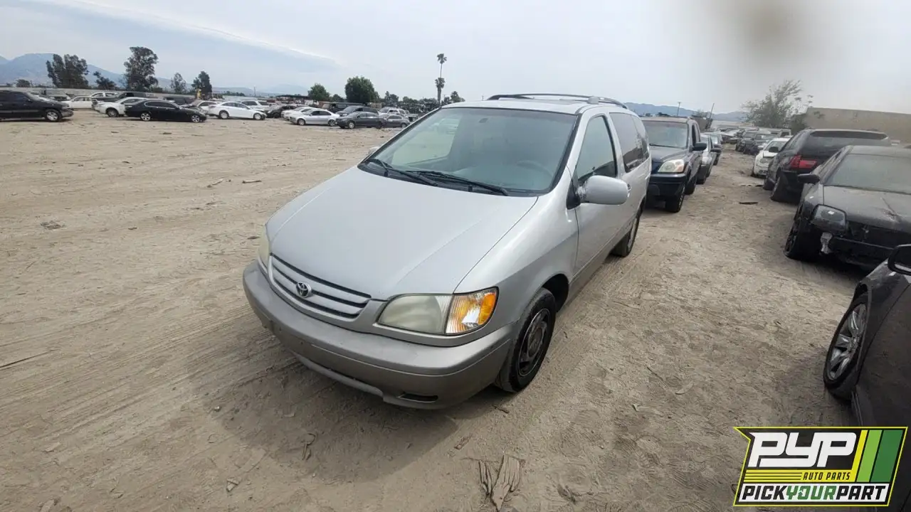 Photo of 2003 Toyota Sienna