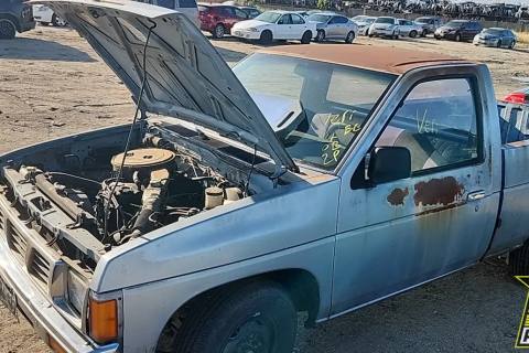 Photo of 1988 Nissan Truck
